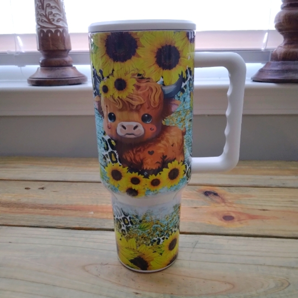 NWT 32 oz. Cuties Cow Sunflower Tumbler  🐮